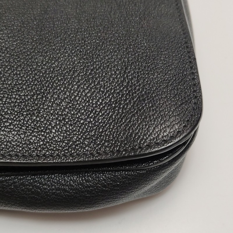 Miu Miu 羊皮翻蓋包斜背包-15