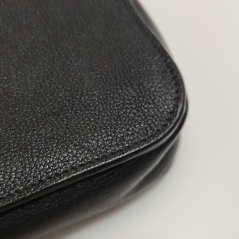 Miu Miu 羊皮翻蓋包斜背包-16