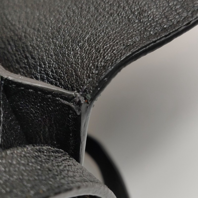 Miu Miu 羊皮翻蓋包斜背包-19