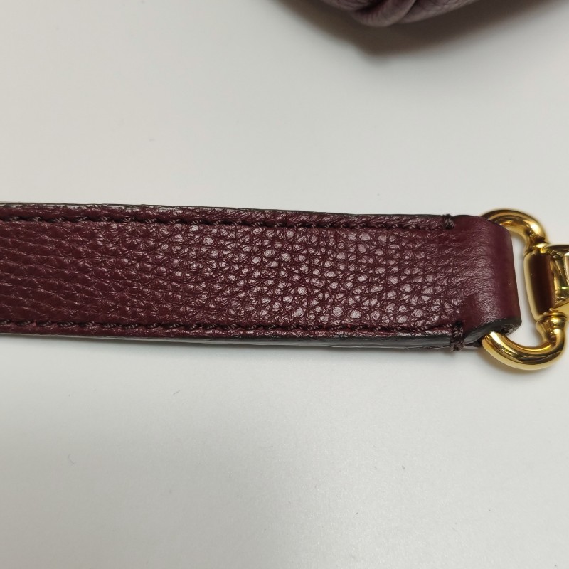 Burberry 牛皮純色字母logo拉鍊肩背包手提包-15