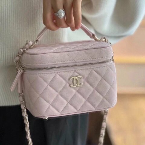 Chanel 22S手柄化妝盒子包櫻花粉荔枝牛皮金扣芯片款 11*15 *12 99新配件塵袋購證盒子
