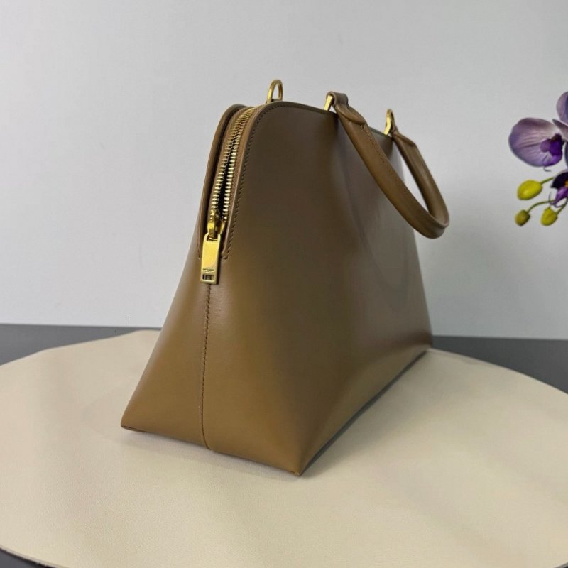 YSL SAC DE JOUR系列牛皮新款焦糖貝殼包中號36.5x22.5×12 全新閒置配件塵袋-1