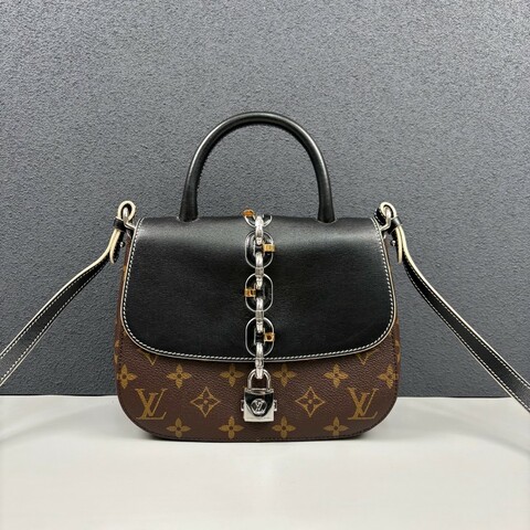 LV路易威登 老花拼黑色chain it鎖頭郵差包