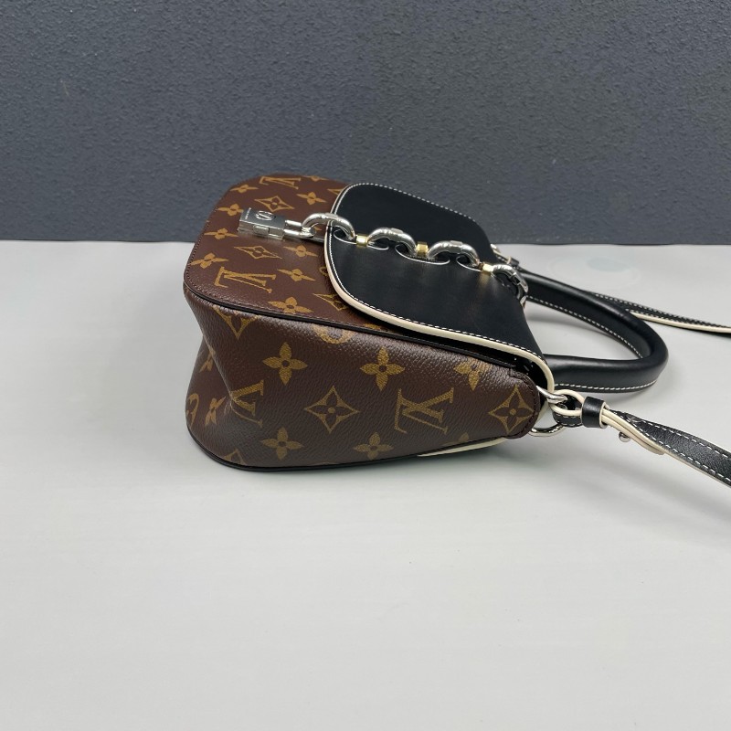 LV路易威登 老花拼黑色chain it鎖頭郵差包-3