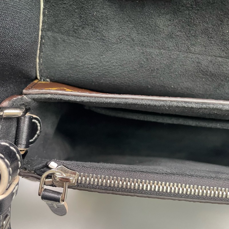 LV路易威登 老花拼黑色chain it鎖頭郵差包-21