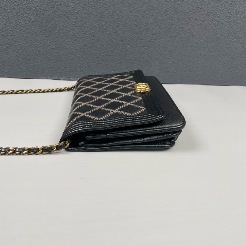 Chanel香奈兒 黑金菱格紋發財Woc鏈條包-2