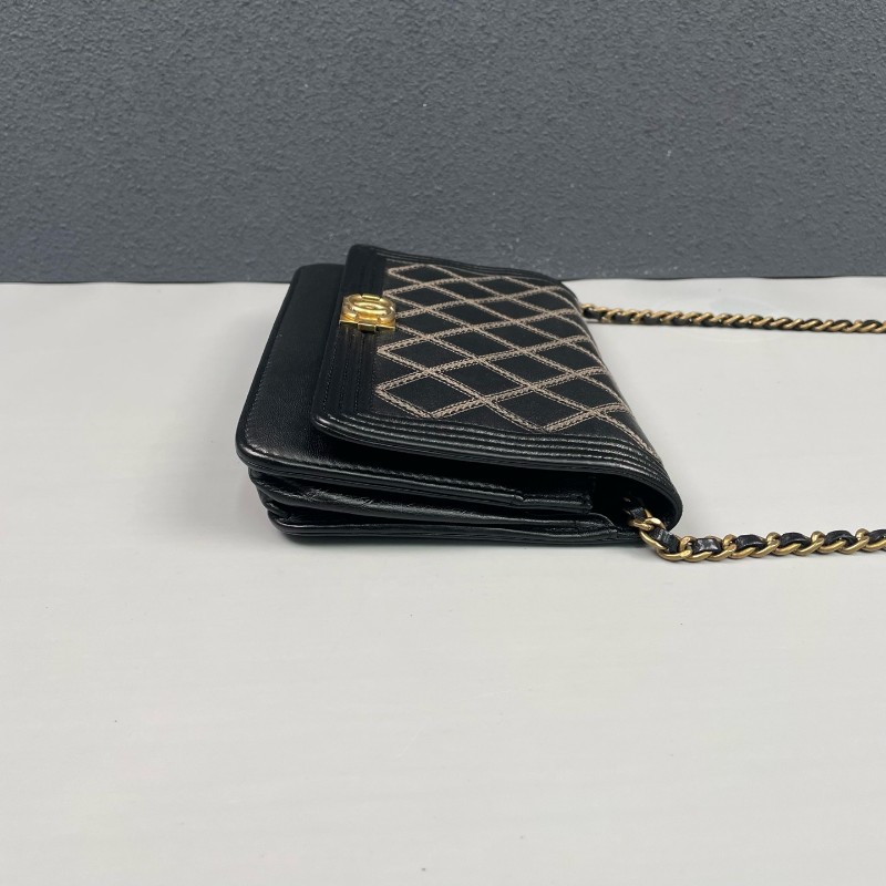 Chanel香奈兒 黑金菱格紋發財Woc鏈條包-3