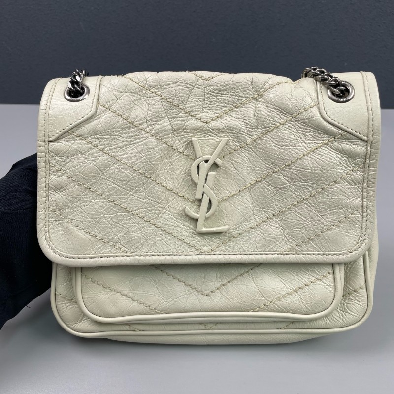 YSL 白色油蠟皮V紋小號Niki D扣 鏈條包-9