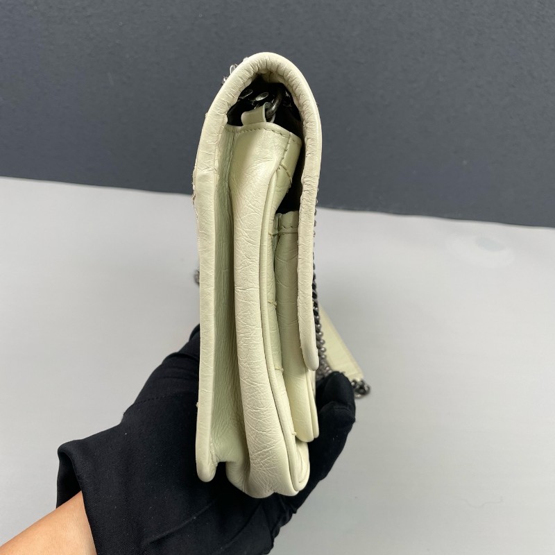 YSL 白色油蠟皮V紋小號Niki D扣 鏈條包-12