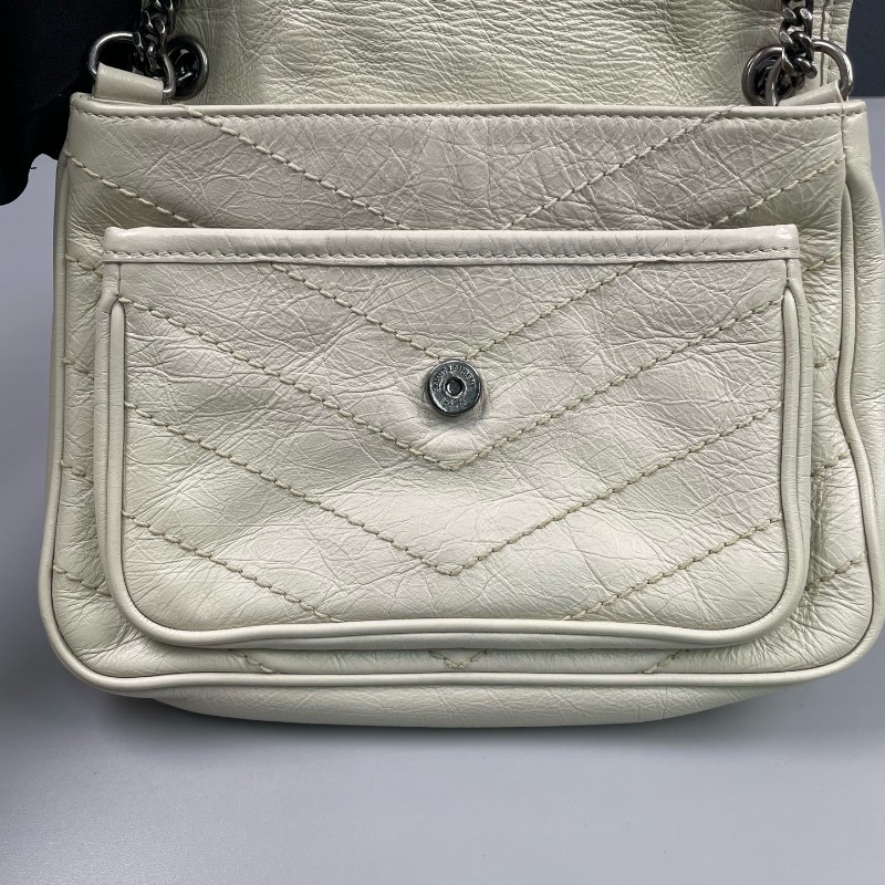 YSL 白色油蠟皮V紋小號Niki D扣 鏈條包-17