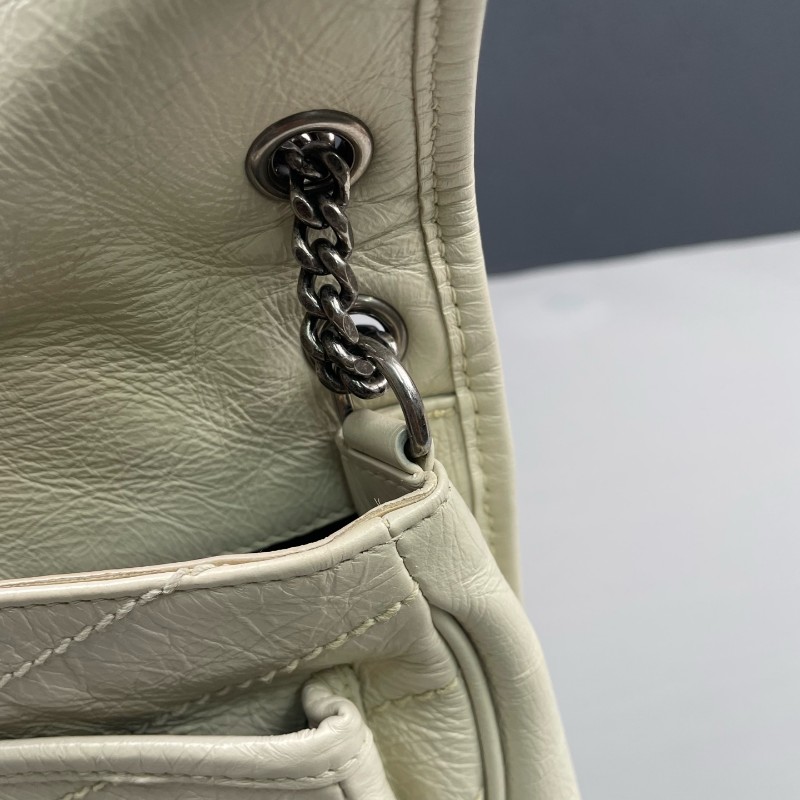 YSL 白色油蠟皮V紋小號Niki D扣 鏈條包-19