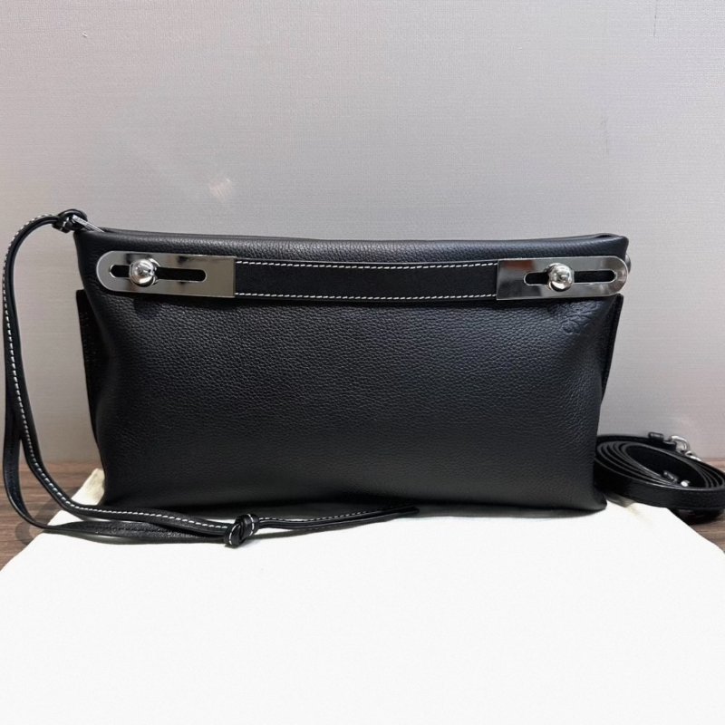 LOEWE黑色銀扣Missy手提肩背斜背包28*15*5 98新配件塵袋-0