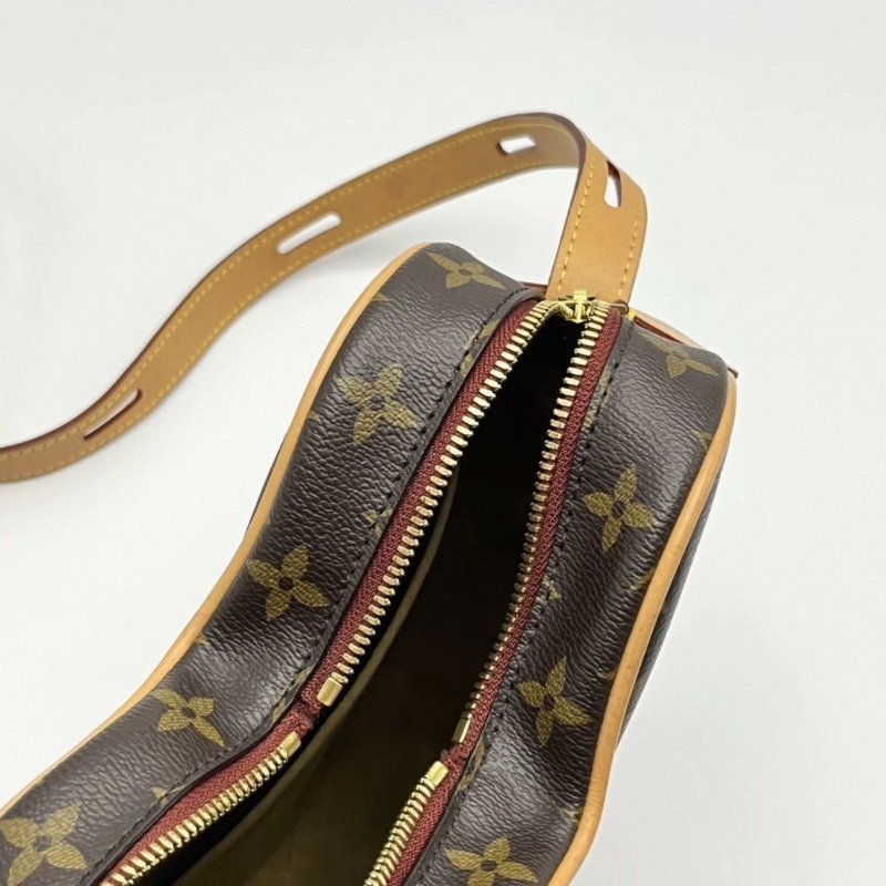 LV 愛心限量款肩背斜背包16*22*7 98新配件塵袋吊牌購證-5