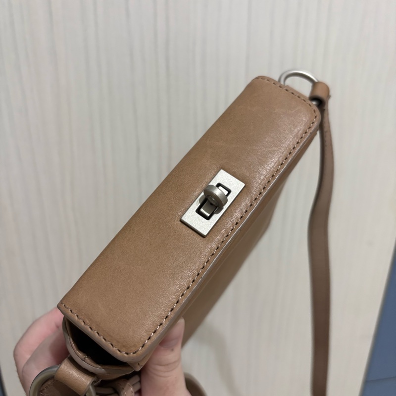 agnès b. 小b 棕色真皮 牛皮小方包 吐司包 肩背包 斜背包-8