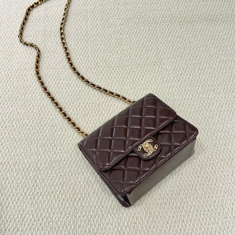 CHANEL - 勃根地紅金釦 mini flap bag方胖