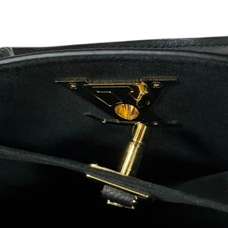 Louis Vuitton Lock & Go 肩背包,粒面小牛皮材質,M22311,黑色,女款。-7