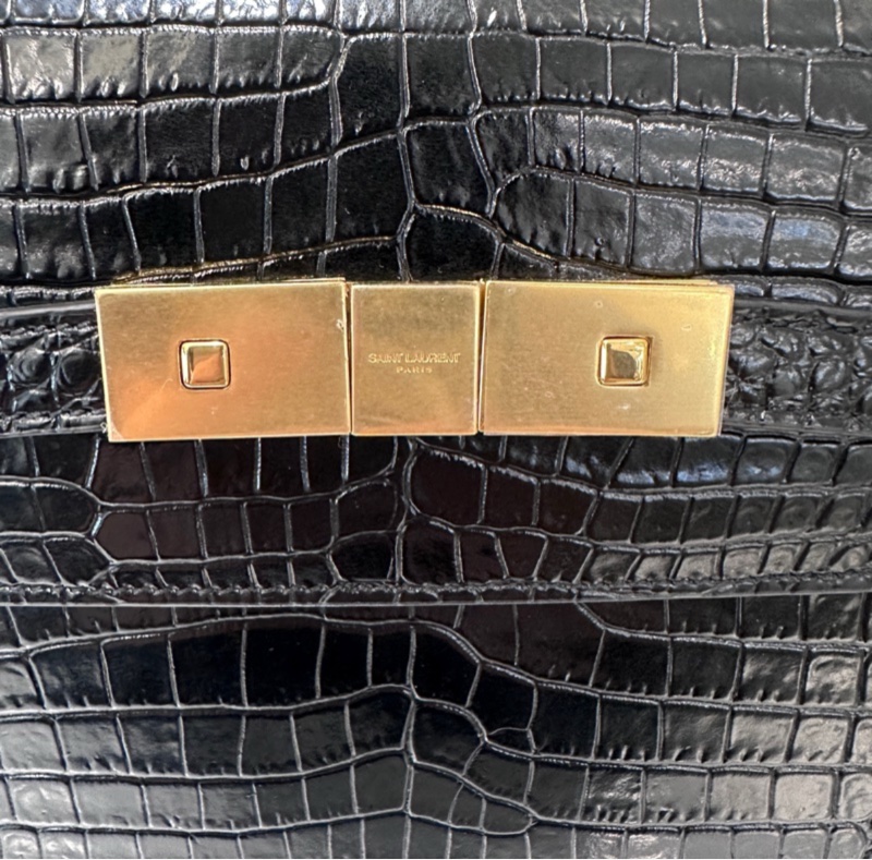 YSL黑牛皮壓鱷魚紋曼哈頓金釦肩背包-2