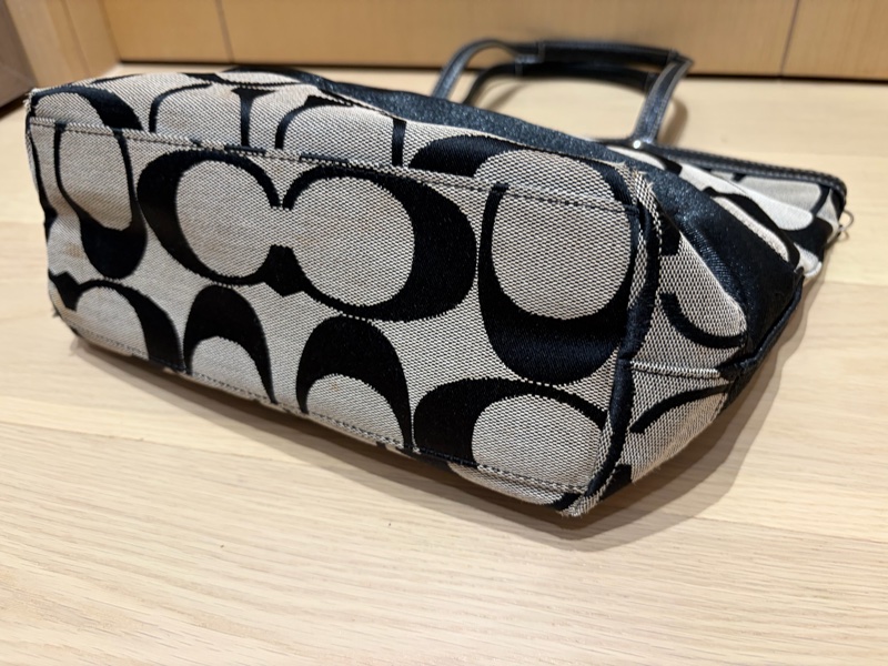 Coach Signature Tote Bag-3