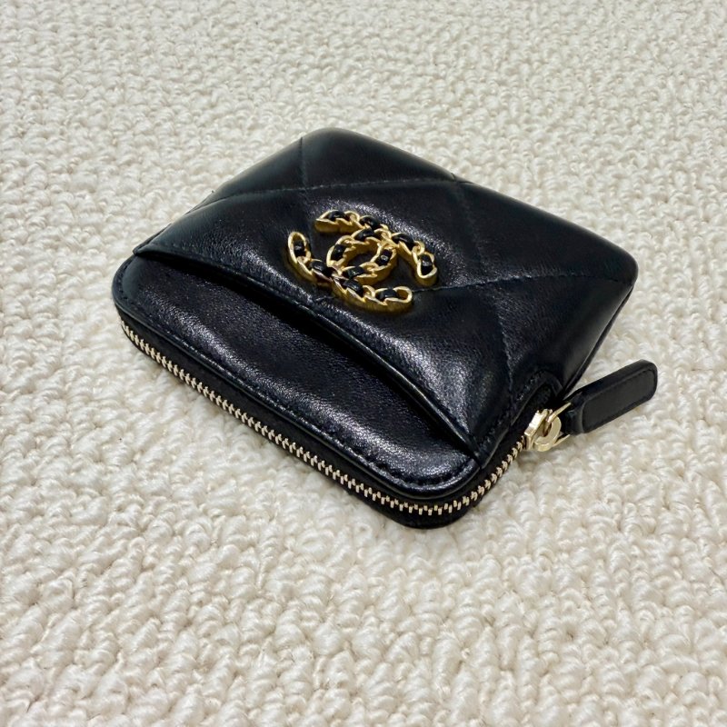 CHANEL - 黑色金釦19系列 吐司零錢卡包-2