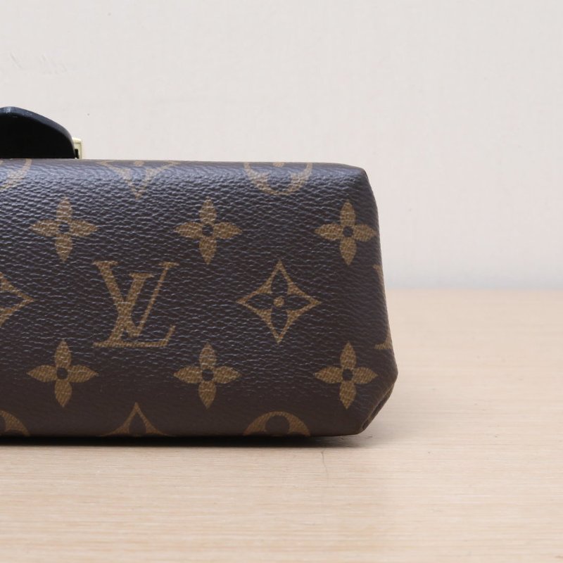 Locky BB 鎖頭包 黑色 PVC 金扣 2019-3