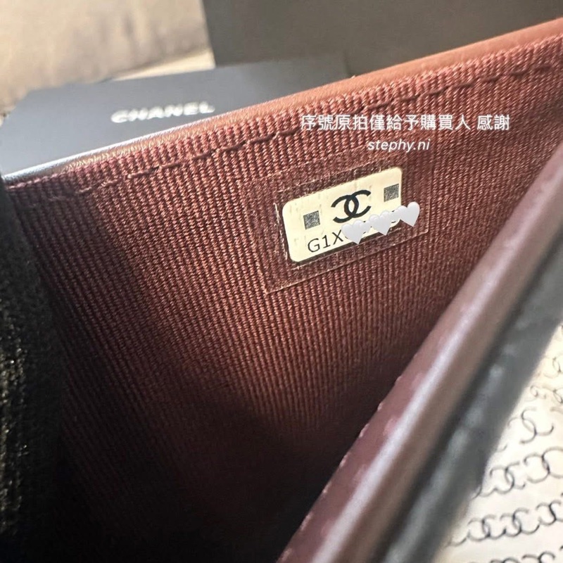 拍拍最甜_全新全配🌟香奈兒經典荔枝牛皮中夾 黑x金-9