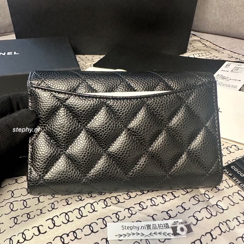 拍拍最甜_全新全配🌟香奈兒經典荔枝牛皮中夾 黑x金-15