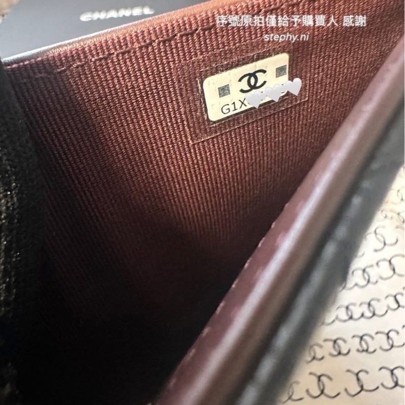 拍拍最甜_全新全配🌟香奈兒經典荔枝牛皮中夾 黑x金-20