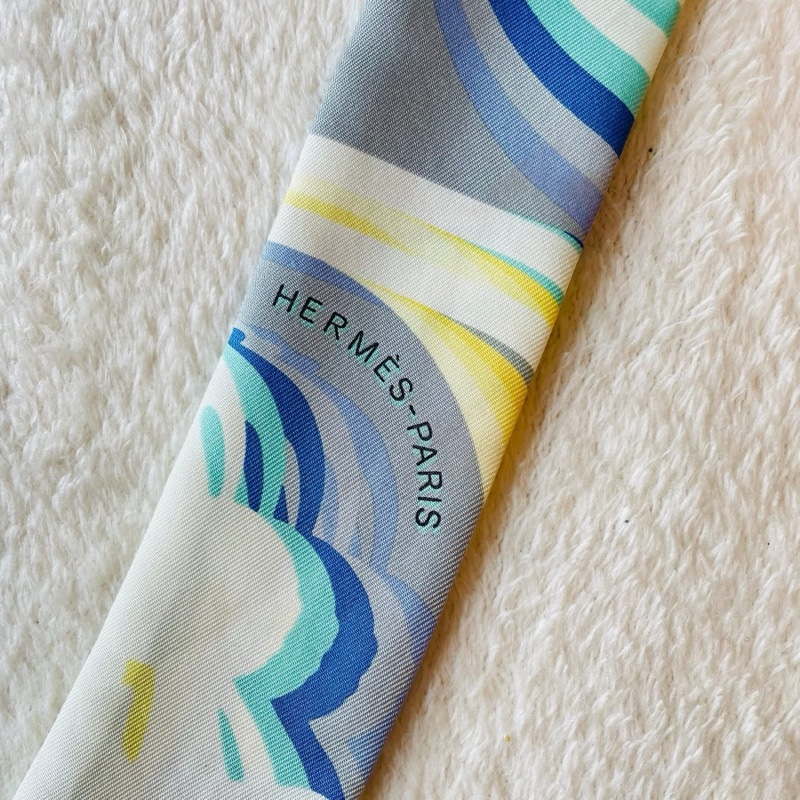 Hermes 愛馬仕 Twilly 絲巾/ Brides de Gala系列/水藍配奶白色/97新美品-3