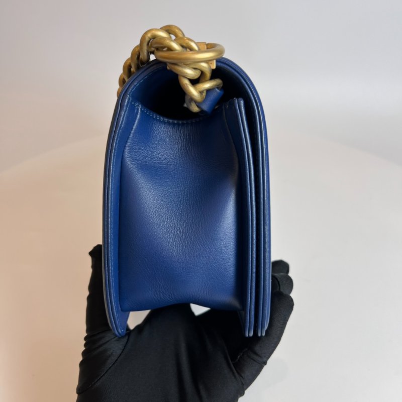 CHANEL 25開 藍色金扣山型紋BOY25-2