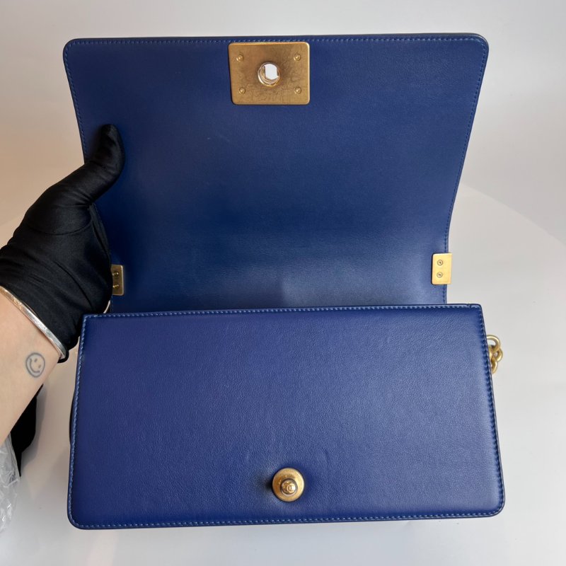 CHANEL 25開 藍色金扣山型紋BOY25-5