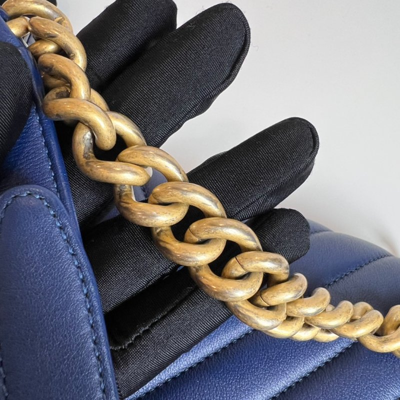 CHANEL 25開 藍色金扣山型紋BOY25-10