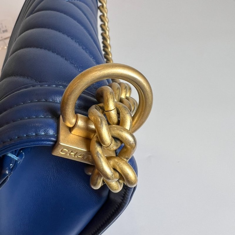CHANEL 25開 藍色金扣山型紋BOY25-11
