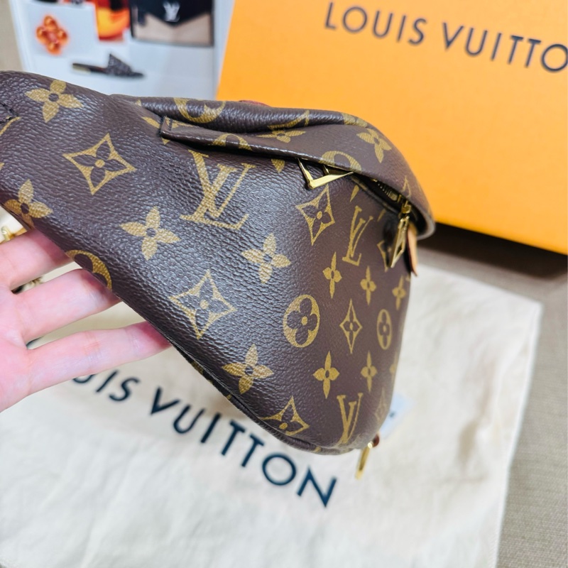二手真品  LOUIS VUITTON LV M43644 經典Monogram 拉鍊腰包/斜背包-3