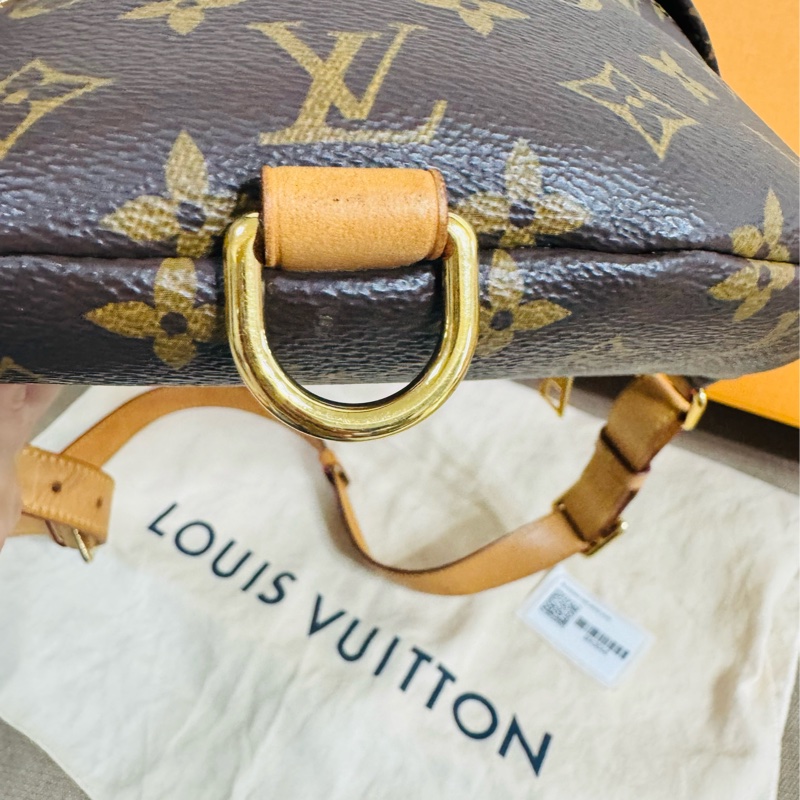 二手真品  LOUIS VUITTON LV M43644 經典Monogram 拉鍊腰包/斜背包-4