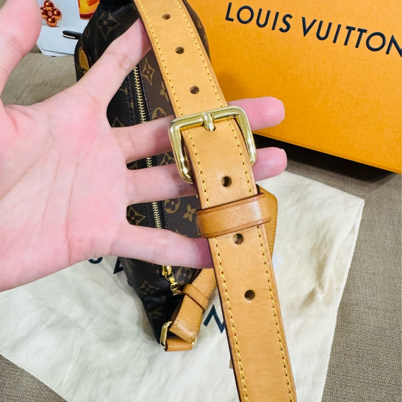 二手真品  LOUIS VUITTON LV M43644 經典Monogram 拉鍊腰包/斜背包-7