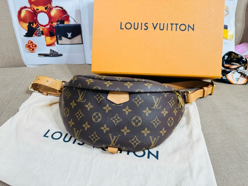 二手真品  LOUIS VUITTON LV M43644 經典Monogram 拉鍊腰包/斜背包-15