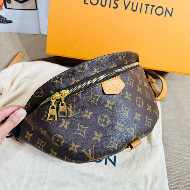 二手真品  LOUIS VUITTON LV M43644 經典Monogram 拉鍊腰包/斜背包-18