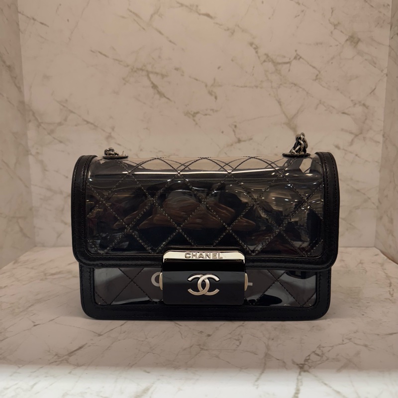 CHANEL黑色PVC壓克力釦練包/24-0