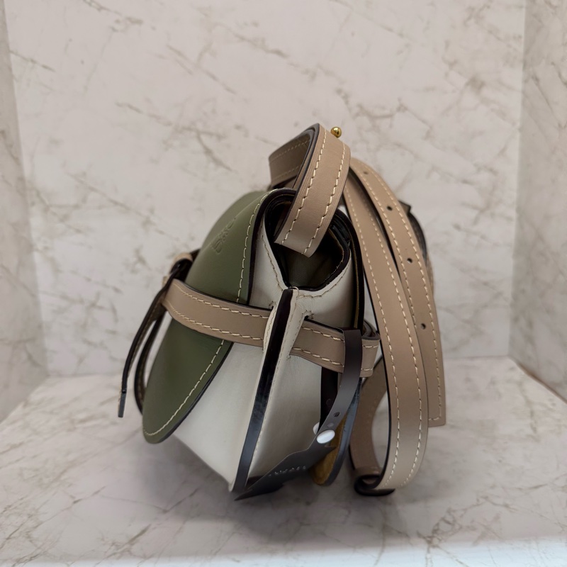 LOEWE GETE卡其拼白綠側背馬鞍包-2