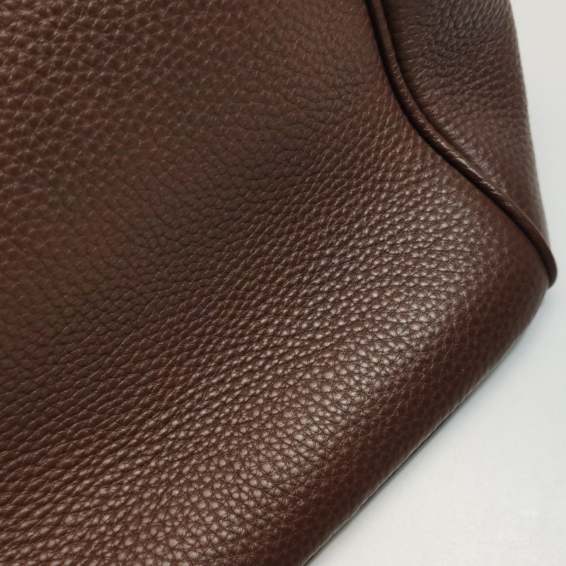 Prada 牛皮純色字母Logo斜挎包單肩包-18