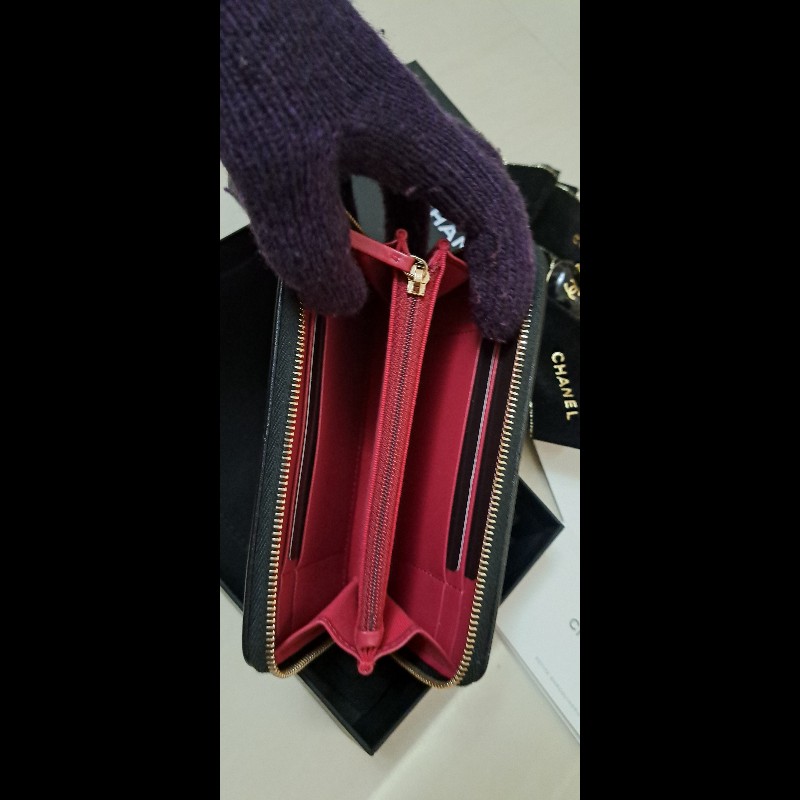 Chanel  19 熱門黑金拉鍊中夾 晶片款 贈Chanel化妝品禮盒-6