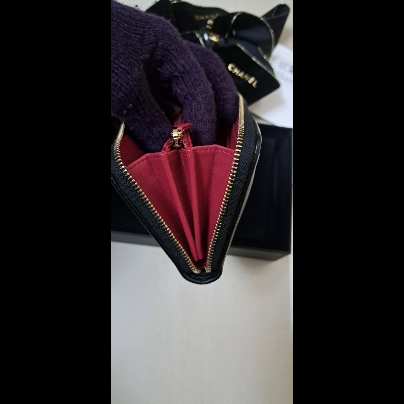 Chanel  19 熱門黑金拉鍊中夾 晶片款 贈Chanel化妝品禮盒-11