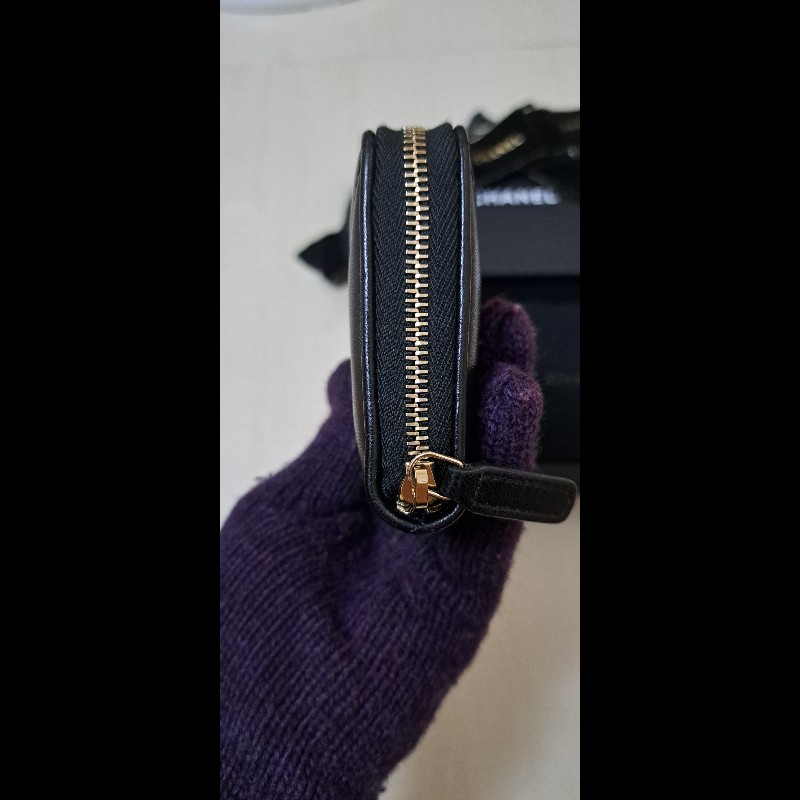 Chanel  19 熱門黑金拉鍊中夾 晶片款 贈Chanel化妝品禮盒-13