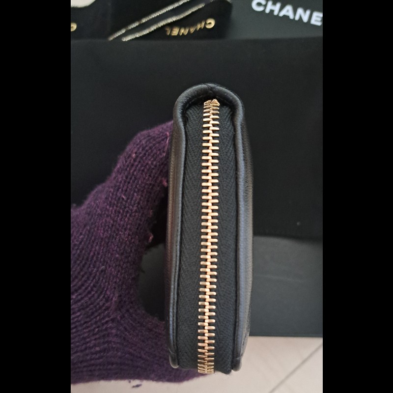 Chanel 19 熱門黑金拉鍊中夾 晶片款 黑色愛心釦包裝-8