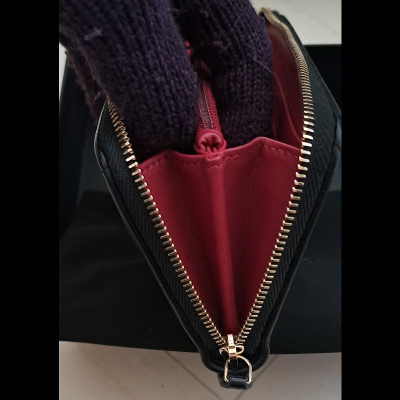 Chanel 19 熱門黑金拉鍊中夾 晶片款 黑色愛心釦包裝-9