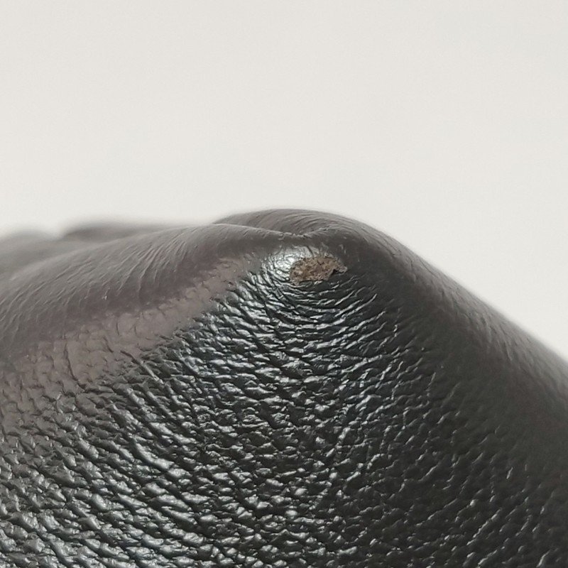 Fendi FirstNano羊皮純色大F金屬搭扣斜挎包-12