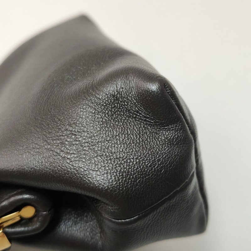 Fendi FirstNano羊皮純色大F金屬搭扣斜挎包-19