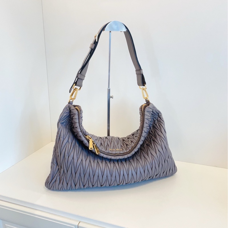 【97新🆕】MiuMiu 灰金皺摺全皮機場包 單肩包-0