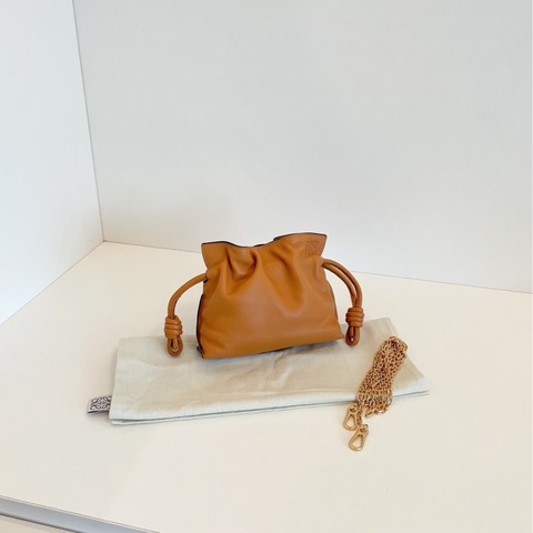 【閒置🆕】Loewe  Flamenco nano 焦糖金全皮 抽繩小福袋 繩結包手提包 斜挎包