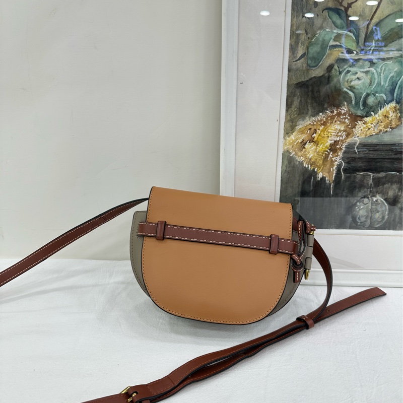 Loewe 羅意威拼色馬鞍包22年-4